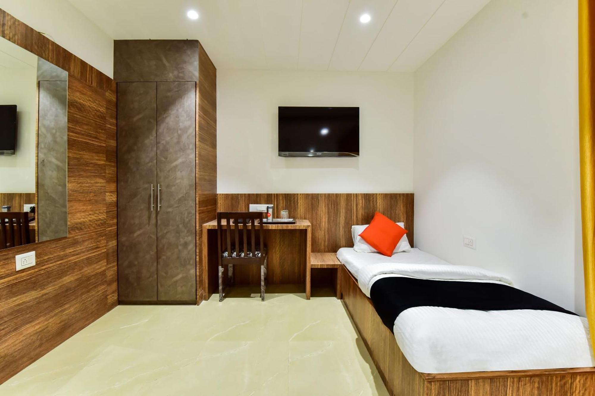 Capital O Maurya Inn Jodhpur  Extérieur photo